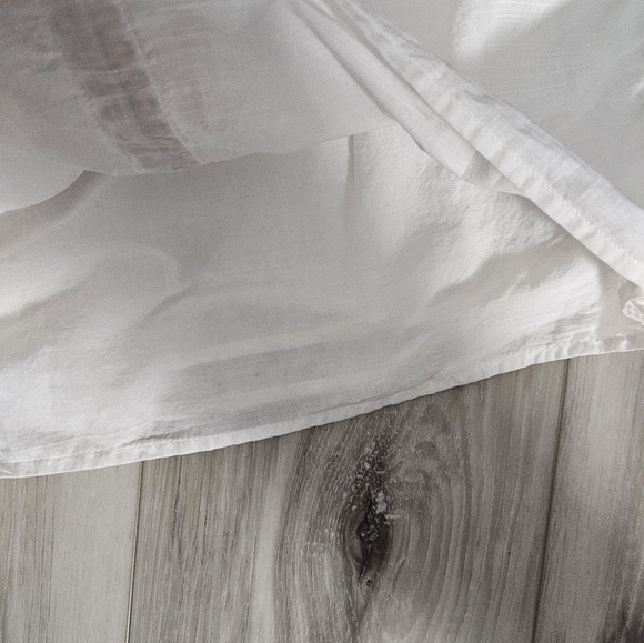 Off-Shoulder White Top with Red Embroidery Sz 18/20 - Picture 8 of 10